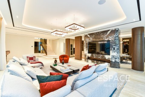 Villa in Palm Jumeirah, Dubai 5 bedrooms, 557 sq.m. № 61909 - photo 3