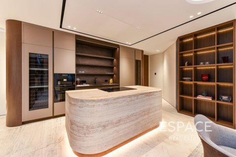 Villa in Palm Jumeirah, Dubai 5 bedrooms, 557 sq.m. № 61909 - photo 15