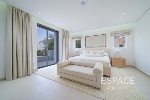 Villa in Arabian Ranches, Dubai 3 bedrooms, 223 sq.m. № 61904 - photo 14