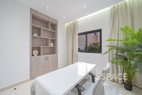 Villa in Arabian Ranches, Dubai 3 bedrooms, 223 sq.m. № 61904 - photo 5