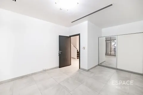 Apartment in Jumeirah Beach Residence, Dubai 3 bedrooms, 215 sq.m. № 61907 - photo 17