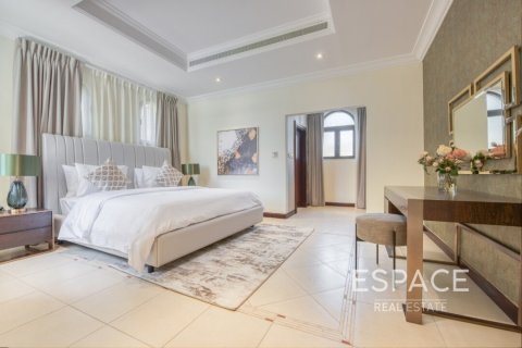 Villa in Palm Jumeirah, Dubai 5 bedrooms, 496 sq.m. № 61905 - photo 13