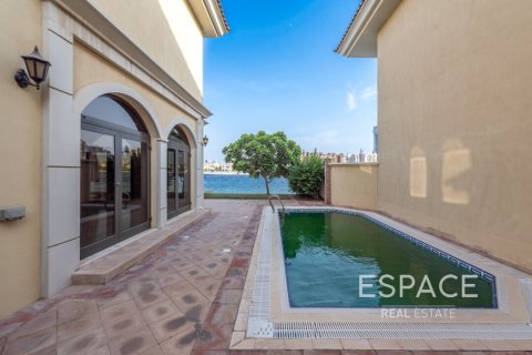 Villa in Palm Jumeirah, Dubai 5 bedrooms, 496 sq.m. № 61905 - photo 19
