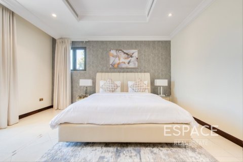 Villa in Palm Jumeirah, Dubai 5 bedrooms, 496 sq.m. № 61905 - photo 16