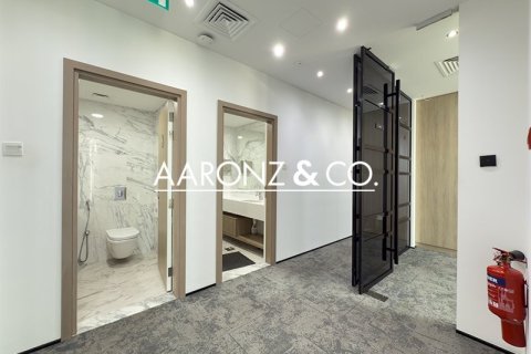 Office in Business Bay, Dubai 392.9 sq.m. № 78371 - photo 6