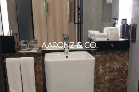 Hotel Apartment in The World Islands, Dubai 37.7 sq.m. № 78384 - photo 8