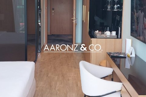 Hotel Apartment in The World Islands, Dubai 37.7 sq.m. № 78384 - photo 1