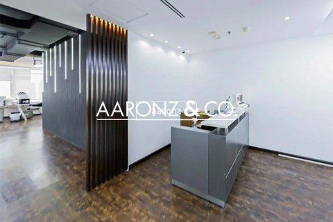 Office in Jumeirah Lake Towers, Dubai 117.8 sq.m. № 78385 - photo 6