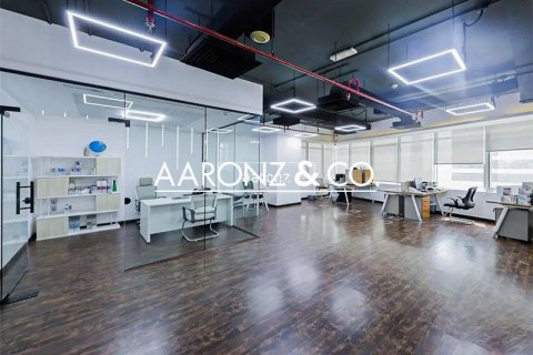 Office in Jumeirah Lake Towers, Dubai 117.8 sq.m. № 78385 - photo 8