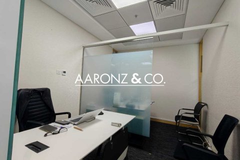 Office in Business Bay, Dubai 254.9 sq.m. № 78372 - photo 7