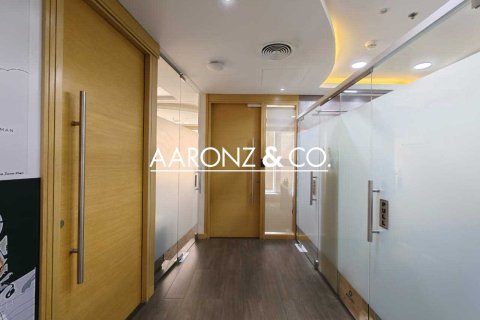 Office in Business Bay, Dubai 254.9 sq.m. № 78372 - photo 17
