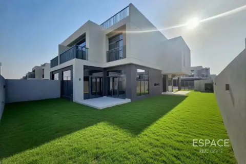 Townhouse in Dubai South (Dubai World Central), Dubai 4 bedrooms, 306 sq.m. № 122329