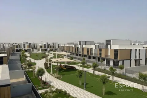 Adosado en Mudon, Dubai, 3 dormitorios, 206 m², № 122328
