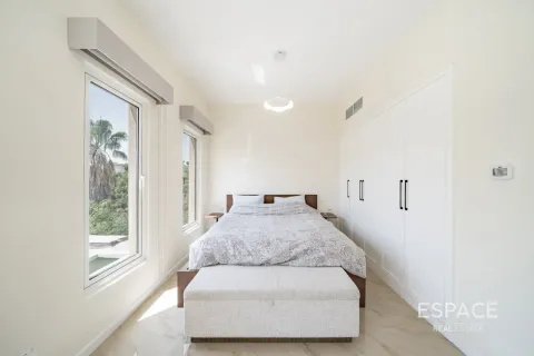 Villa in The Springs, Dubai 2 bedrooms, 167 sq.m. № 122330 - photo 13
