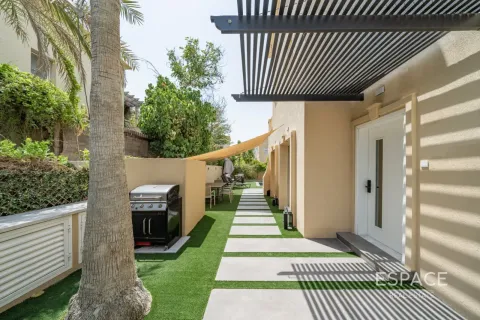 Villa in The Springs, Dubai 2 bedrooms, 167 sq.m. № 122330 - photo 20