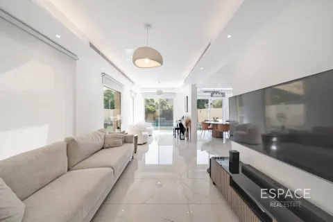 Villa in The Springs, Dubai 2 bedrooms, 167 sq.m. № 122330 - photo 4