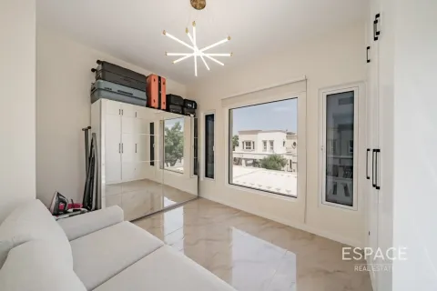 Villa in The Springs, Dubai 2 bedrooms, 167 sq.m. № 122330 - photo 15