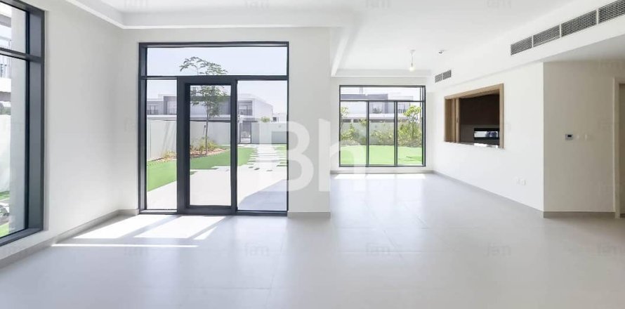 Villa in Dubai South (Dubai World Central), Dubai 4 bedrooms, 252 sq.m. № 56692