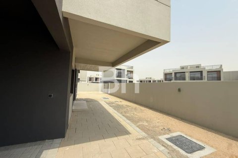 Villa in Dubai South (Dubai World Central), Dubai 4 bedrooms, 252 sq.m. № 56692 - photo 4