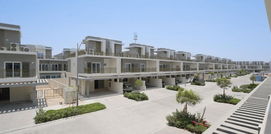 Villa en Dubai, 3 dormitorios, 112.2 m², № 118321