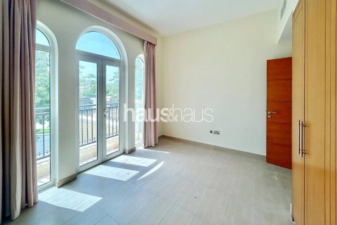 Villa en Jumeirah Park, Dubai, 4 dormitorios, 386 m², № 44792 - foto 5