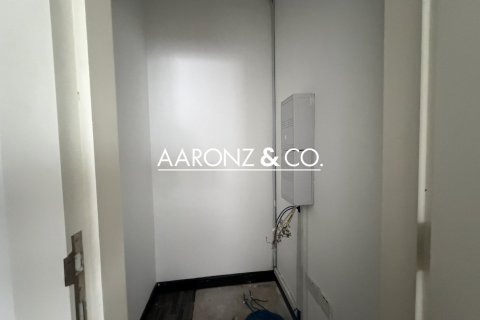 Снять в аренду офис в Dubai Media City, Дубай: 144м², № 102392 - фото 4