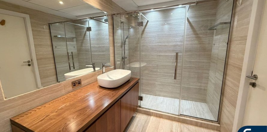 Apartment in Dubai Marina, Dubai 2 bedrooms, 127 sq.m. № 98826