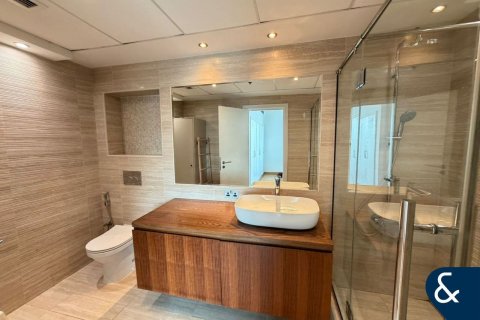 Apartment in Dubai Marina, Dubai 2 bedrooms, 127 sq.m. № 98826 - photo 17