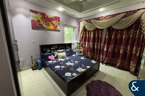 Villa in North Village, Al Furjan, Dubai 4 bedrooms, 600 sq.m. № 98827 - photo 7