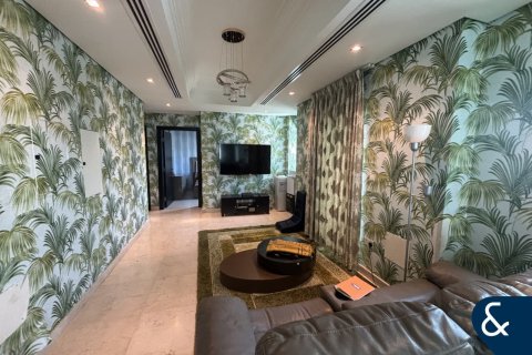 Villa in North Village, Al Furjan, Dubai 4 bedrooms, 600 sq.m. № 98827 - photo 9