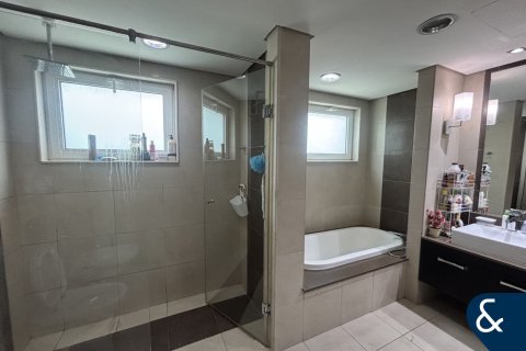 Villa in North Village, Al Furjan, Dubai 4 bedrooms, 600 sq.m. № 98827 - photo 13