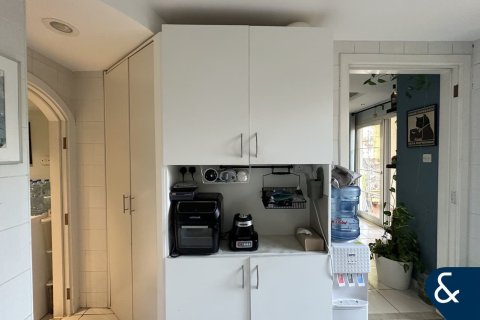 Снять в аренду виллу в The Springs, Дубай: 2 спальни, 157м², № 98824 - фото 7