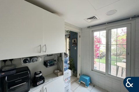 Снять в аренду виллу в The Springs, Дубай: 2 спальни, 157м², № 98824 - фото 6