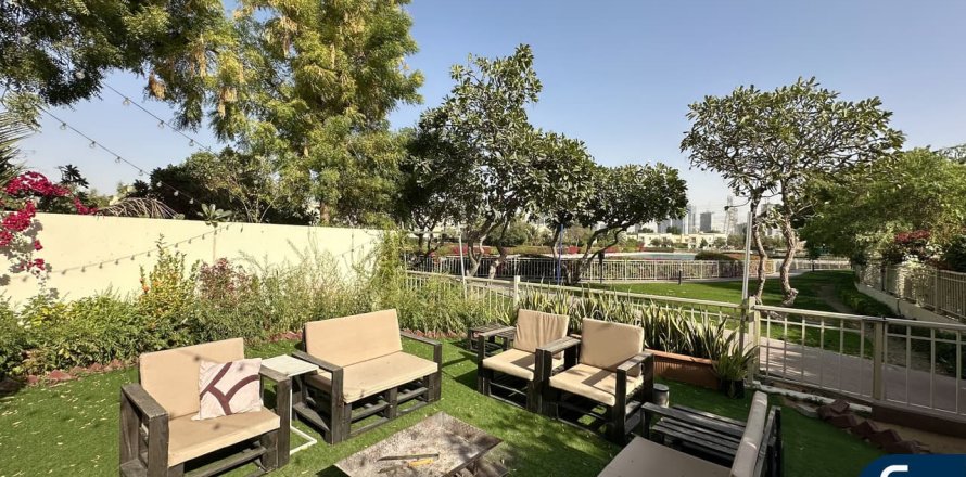 Вилла в The Springs, Дубай, 2 спальни, 157м², № 98824