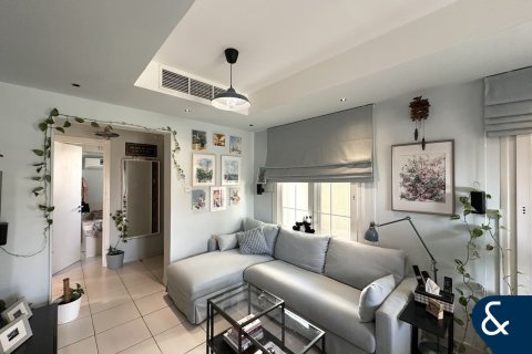 Снять в аренду виллу в The Springs, Дубай: 2 спальни, 157м², № 98824 - фото 2