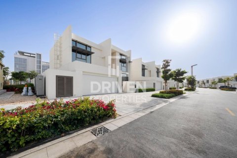 Villa à District One, Mohammed Bin Rashid City, Dubai, 4 chambres, 634.71 m², № 138274
