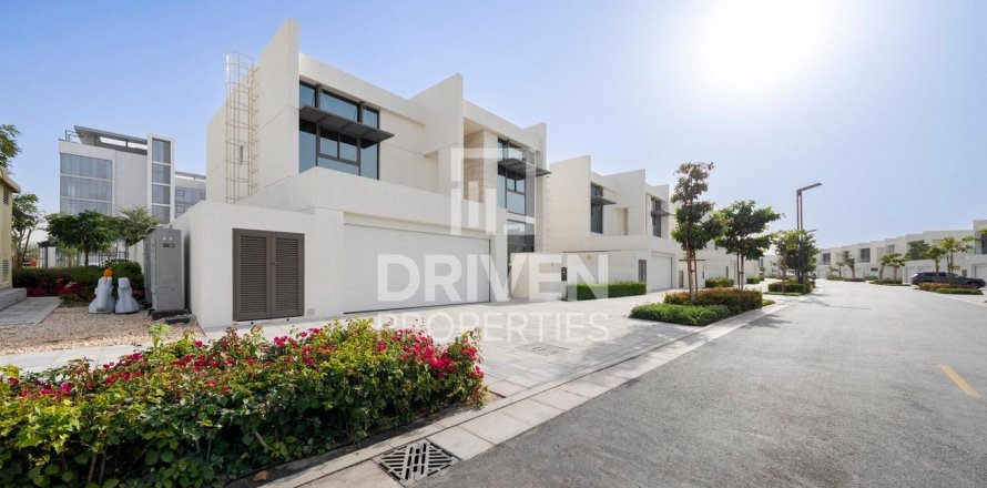 Villa à District One, Mohammed Bin Rashid City, Dubai, 4 chambres, 634.71 m², № 138274