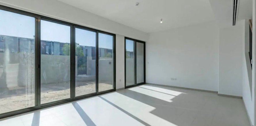 Villa en Dubai, 3 dormitorios, 180 m², № 84768