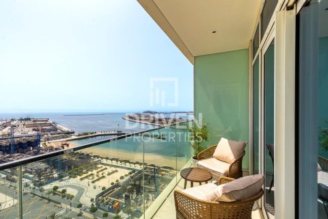 Снять в аренду квартиру в EMAAR Beachfront, Dubai Harbour, Дубай: 2 спальни, 106м², № 20367 - фото 1