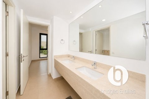 Снять в аренду виллу в Дубай Хилс Эстейт, Дубай: 4 спальни, 224м², № 123216 - фото 26