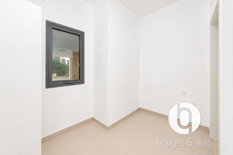 Снять в аренду виллу в Дубай Хилс Эстейт, Дубай: 4 спальни, 224м², № 123216 - фото 15