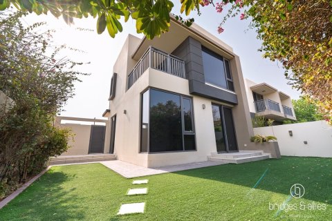 Villa in Dubai Hills Estate, Dubai 4 bedrooms, 229 sq.m. № 123215 - photo 2