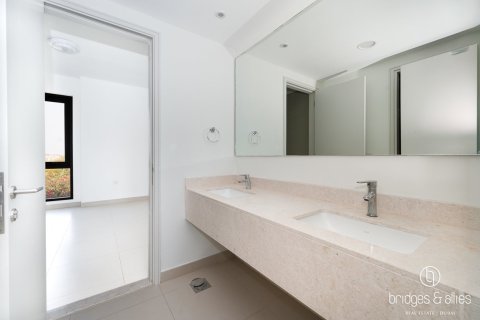 Villa in Dubai Hills Estate, Dubai 4 bedrooms, 229 sq.m. № 123215 - photo 23