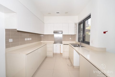 Villa in Dubai Hills Estate, Dubai 4 bedrooms, 229 sq.m. № 123215 - photo 8