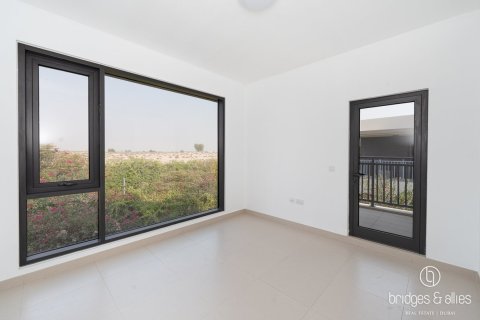 Villa in Dubai Hills Estate, Dubai 4 bedrooms, 229 sq.m. № 123215 - photo 14