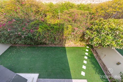Villa in Dubai Hills Estate, Dubai 4 bedrooms, 229 sq.m. № 123215