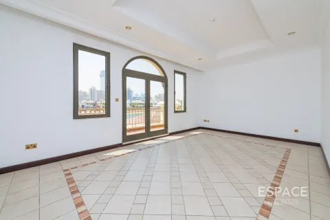 Снять в аренду виллу в Пальме Джумейре, Дубай: 5 спален, 496м², № 62300 - фото 12