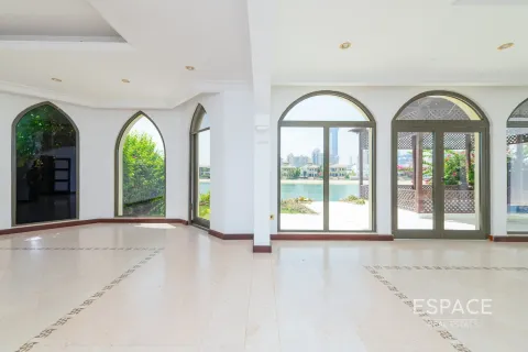Снять в аренду виллу в Пальме Джумейре, Дубай: 5 спален, 496м², № 62300 - фото 3
