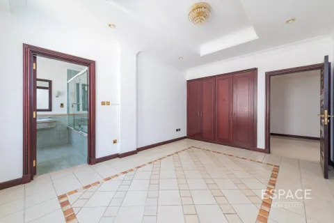 Снять в аренду виллу в Пальме Джумейре, Дубай: 5 спален, 496м², № 62300 - фото 13