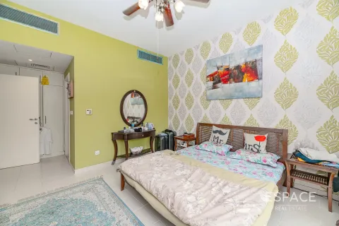 Снять в аренду виллу в Meadows, Дубай: 4 спальни, 563м², № 62299 - фото 7